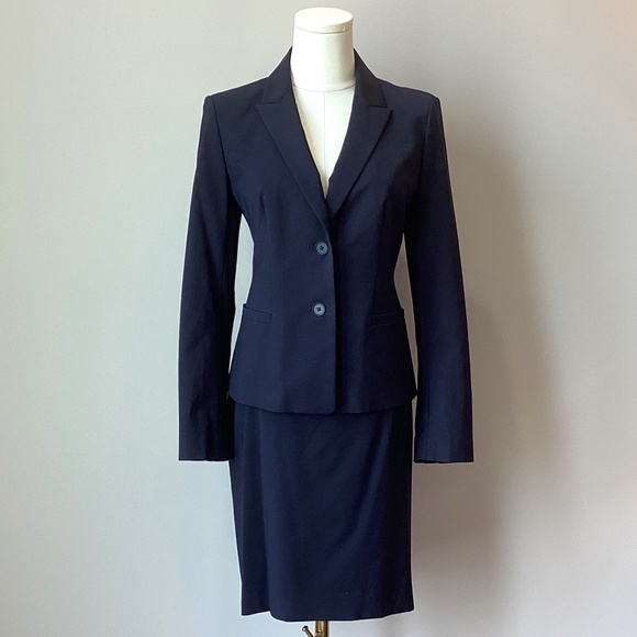 Ann Taylor 2 PC Petite Navy Tropical Wool Suit - 6P - Picture 1 of 6